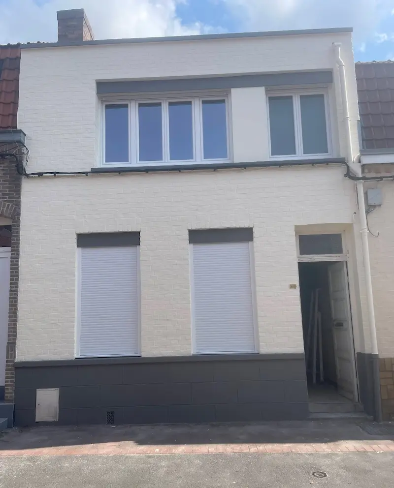 Facade - renovation complete - apres