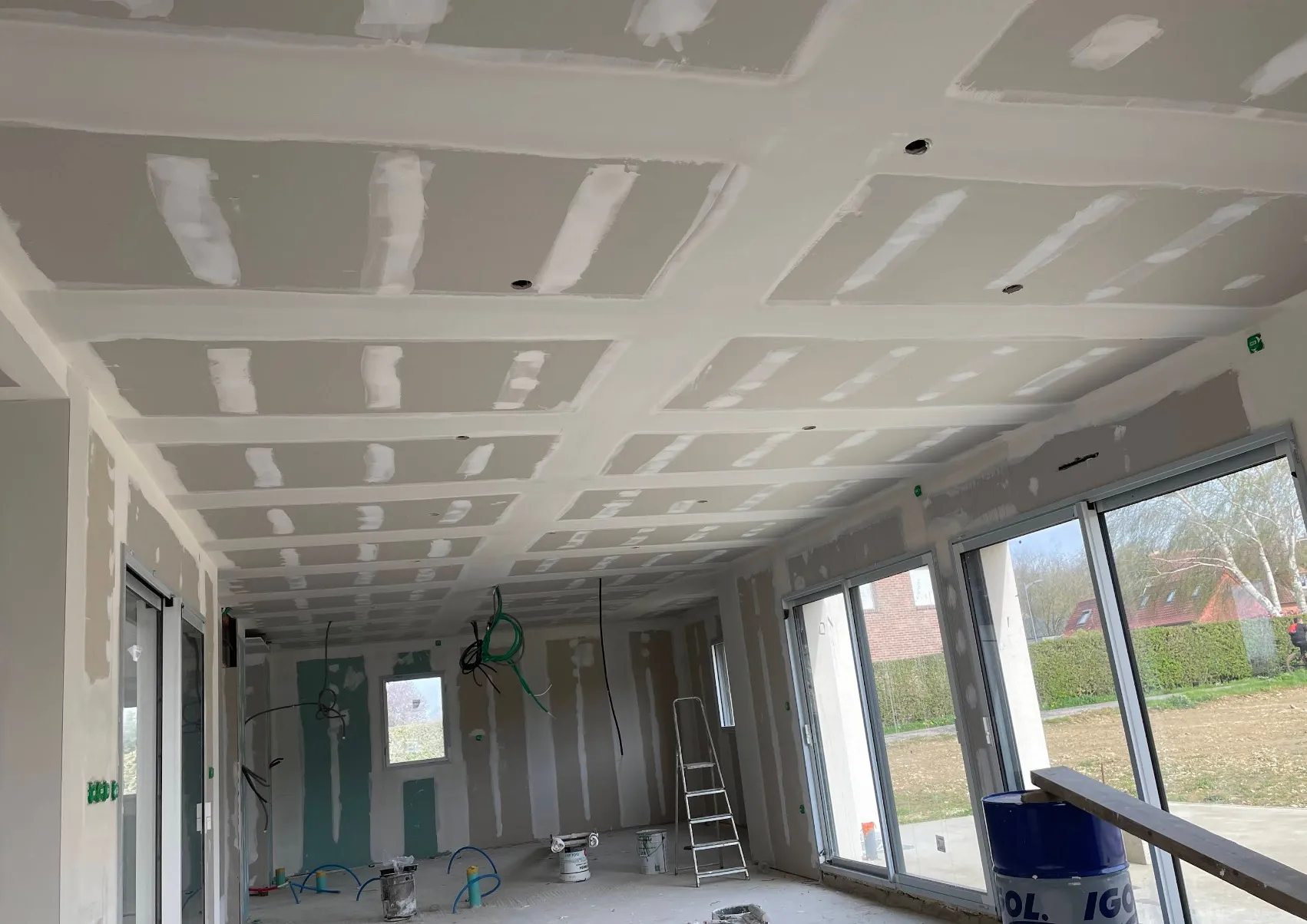 Plafond en placoplatre avant peinture